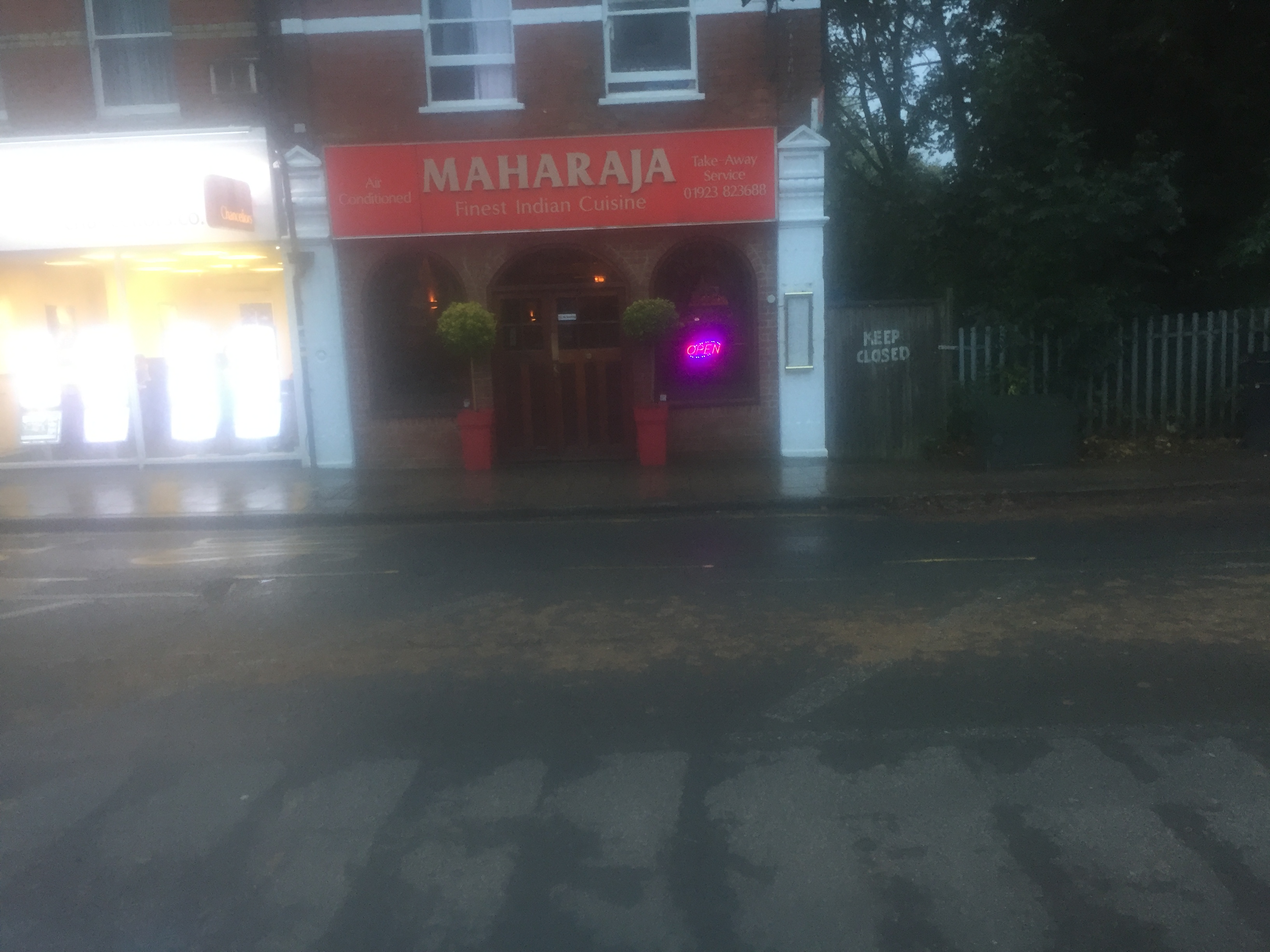 <h2 class='animated fadeInUp'>Welcome to Maharaja</h2><p class='animated fadeInDown'>Indian Restaurant and Takeaway</p>